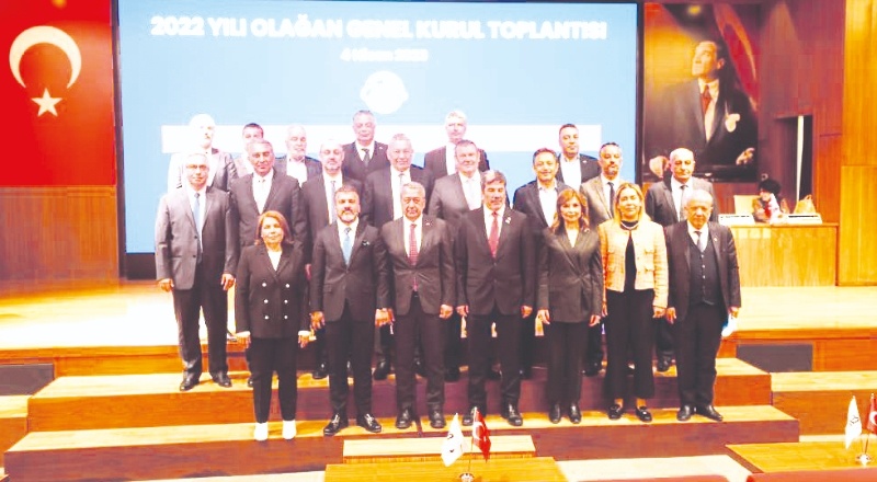 Doğru bildiğimiz yanlışları terk etmemiz, yeniye ayak uydurmamız artık hayati bir önem taşıyor