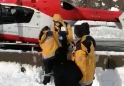 Doğum sancısı tutan kadın, ambulans helikopterle Gaziantep'e sevk edildi