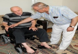 Doğuştan engelliydi, tekerlekli sandalyeye kavuştu
