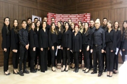 Doktor, hemşire ve sağlık çalışanları ilk konserini Tıp Bayramı&#039;nda verdi 
