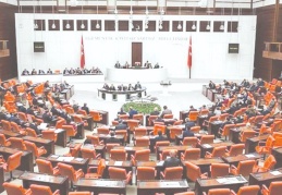 Dokunulmazlık dosyaları Meclis'e sunuldu