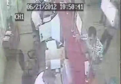 Dolandırıcılik güvenlik kamerasına yansıdı