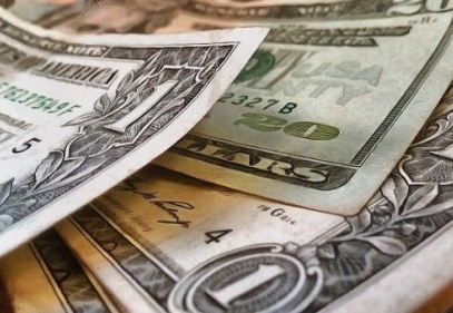 Dolar 4 liranın üzerini gördü 