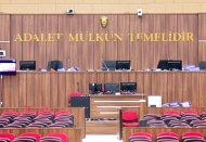 'Dolar 10 lira olur' dedikleri için yargılanıyorlardı, dolar kurunun 11 lirayı gördüğü gün hâkim izin aldığı için duruşma görülemedi