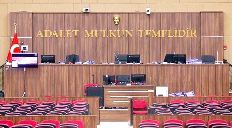 'Dolar 10 lira olur' dedikleri için yargılanıyorlardı, dolar kurunun 11 lirayı gördüğü gün hâkim izin aldığı için duruşma görülemedi