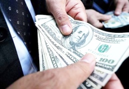 Dolar 6 ayın en düşük seviyesine geriledi