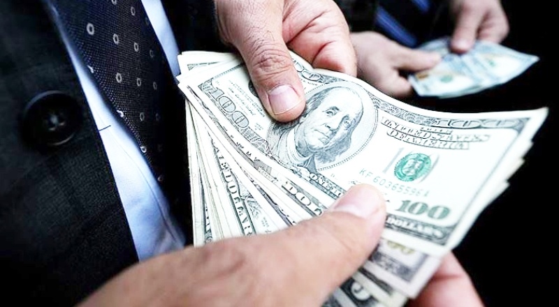 Dolar 6 ayın en düşük seviyesine geriledi