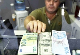 Dolar, 7.96 ile tüm zamanların en yüksek seviyesini gördü