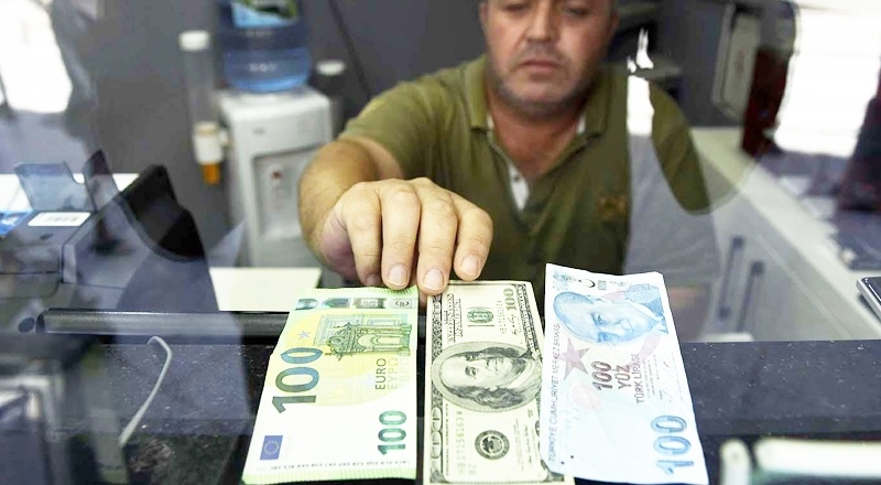 Dolar, 7.96 ile tüm zamanların en yüksek seviyesini gördü