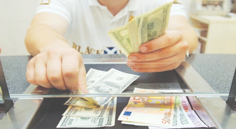 Dolar 8.56 seviyesinden güne başladı; euro 10.15