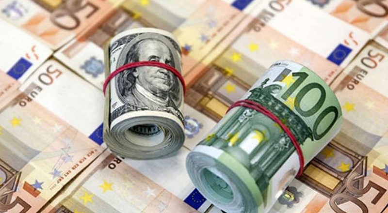 Dolar 8,6870 liradan, Euro 10,2900 liradan güne başladı
