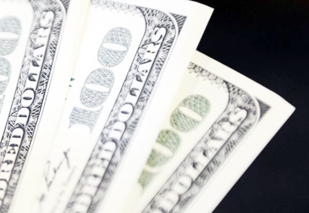 Dolar dolar 13,6070 liradan güne başladı