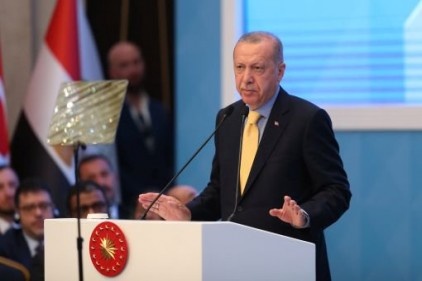 Dolar 5,74&#039;e, Euro 6,47&#8217;ye yükselirken borsa yüzde 3,50 puan kaybetti