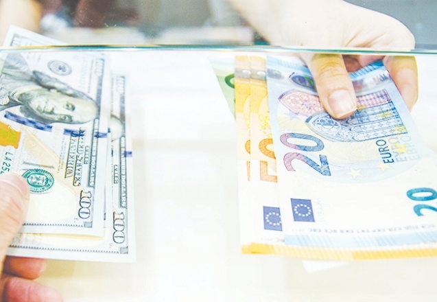 Dolar güne 8.29 seviyesinden başladı; euro 9.84