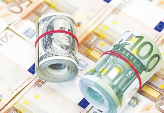 Dolar güne 8,35 seviyesinden başladı; euro 9,88