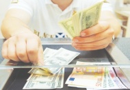 Dolar güne 8.38 seviyesinde başladı, euro 9.88