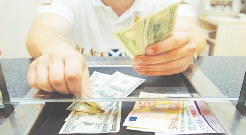 Dolar güne 8.38 seviyesinde başladı, euro 9.88