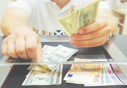 Dolar güne 8.43 seviyesinden başladı; euro 9.88