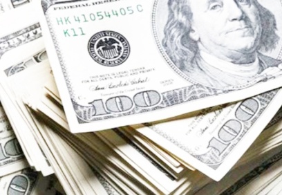 Dolar güne dalgalı seyir izleyerek başladı