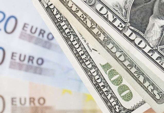 Dolar güne kritik seviyenin üzerinde başladı