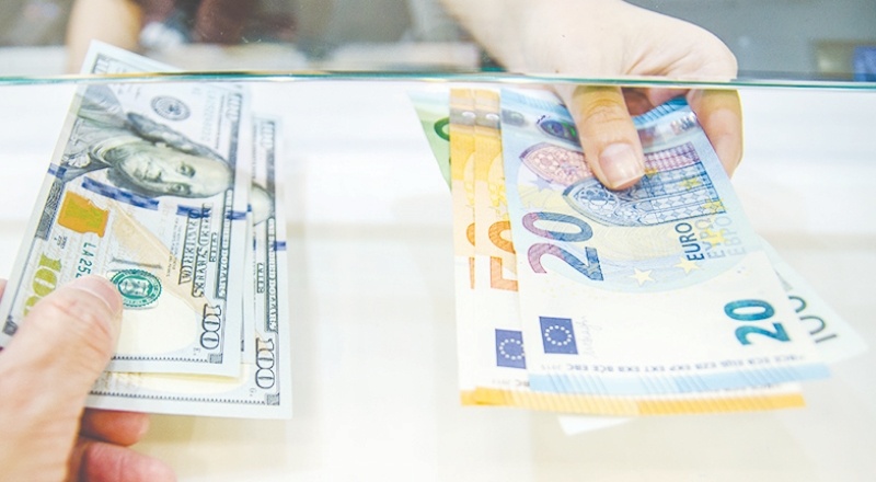 Dolar haftaya 8,47 seviyesinden başladı, euro 9,99