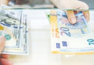 Dolar haftaya 8.48 seviyesinden başladı, euro 9.94