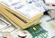 Dolar haftaya düşüşle başladı; Merkez Bankası'ndan faiz artırımı bekleniyor