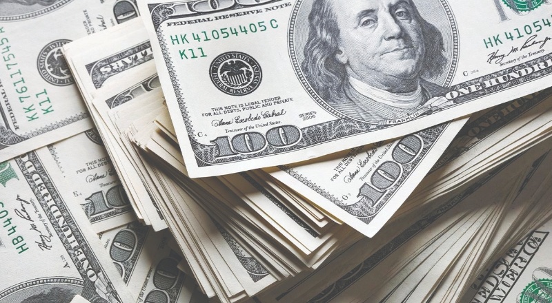 Dolar tarihi zirvesini test etti; gözler Merkez Bankası'nın yatırımcı toplantısında