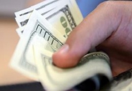 Dolar, TL karşısında 3,18'i aşarak rekor tazeledi