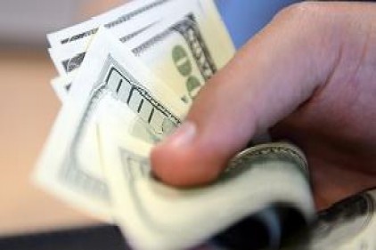 Dolar, TL karşısında 3,18&#039;i aşarak rekor tazeledi