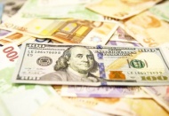 Dolar ve avro (euro) haftaya yükselişle başladı