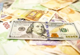 Dolar ve avro (euro) haftaya yükselişle başladı