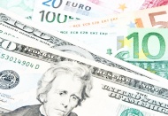 Dolar ve Euro güne sakin başladı