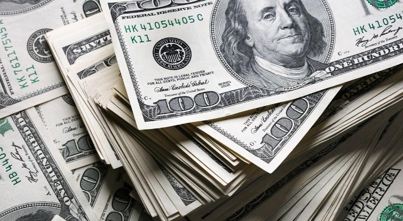 Dolardaki artışın etkisiyle döviz mevduatları 2.1 milyar dolar azaldı
