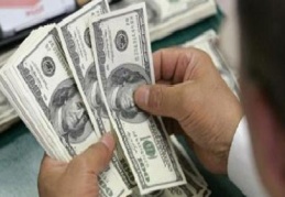 Dolar/TL haftaya düşüşle başladı