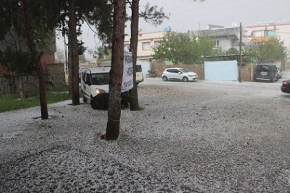 Dolu yağışı Arabanlı üreticileri korkuttu