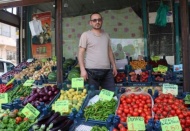 Domates ve patates hırsızı güvenlik kamerasına yakalandı 