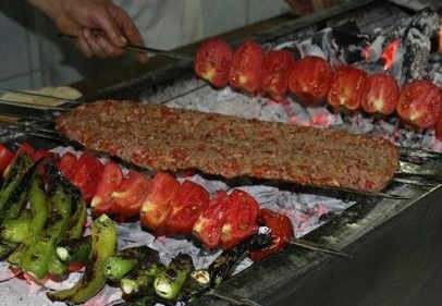 Domatesin şampiyonluğu piknikçilerden