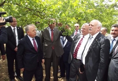 Dondan zarar gören çiftçinin yaralarının sarılması lazım