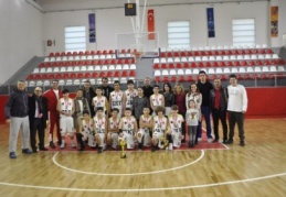 Dört ayrı şampiyonada dört şampiyonluk kazandı 
