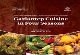 Dört Mevsim Gaziantep Yemekleri kitabının İngilizcesi de basıldı