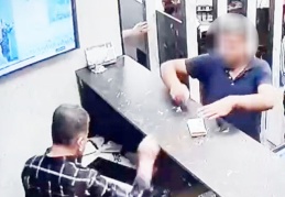 Döviz bürosu bin euro fazla verdiği müşterisini bekliyor