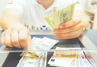 Döviz kurları haftanın son gününe yatay seyirle başladı; dolar 8,44