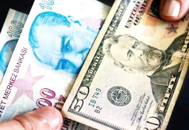 Döviz kurundaki büyük oynaklıktan iş dünyası ürün fiyatını belirleyemiyor