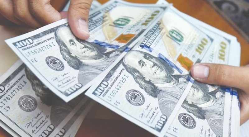 Dövizde fişleme skandalı: Dolar karaborsaya düşebilir