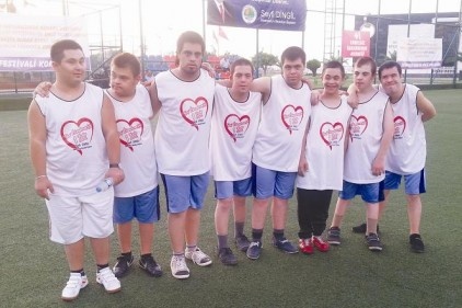 Down Sendromlu Gençler Futbol Takımı ödüllendirildi