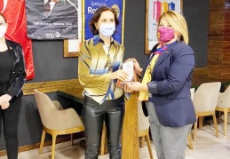 Dr. Belgin İkidağ’a üstün hizmet ödülü