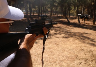 Droneli kurbanlık yakalama timi tatbikat yaptı
