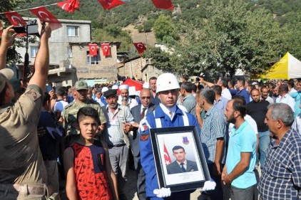 Dualarla son yolculuğuna uğurlandı 