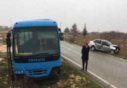 Düğün tarihini belirlemeye giden aile, yolda kaza yaptı